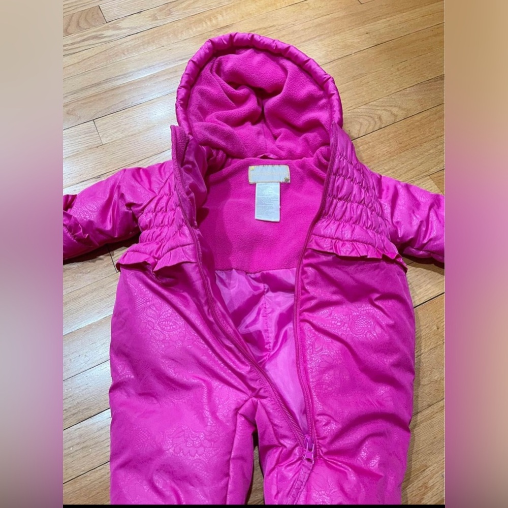 Rothschild Baby Bunting Size 6-9 M Bright Pink Ruffles Fleece Lined EXCELLENT - Picture 9 of 10